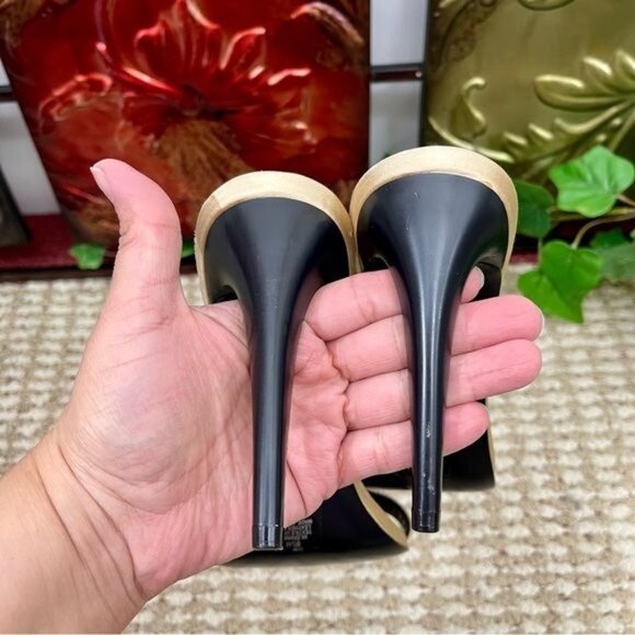 Marc Fisher LTD Cammile Ankle Strap Sandal in Light Natural Size 9.5 - Picture 10 of 14